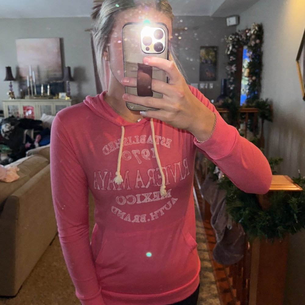 Long sleeve with hood and pocket - size medium